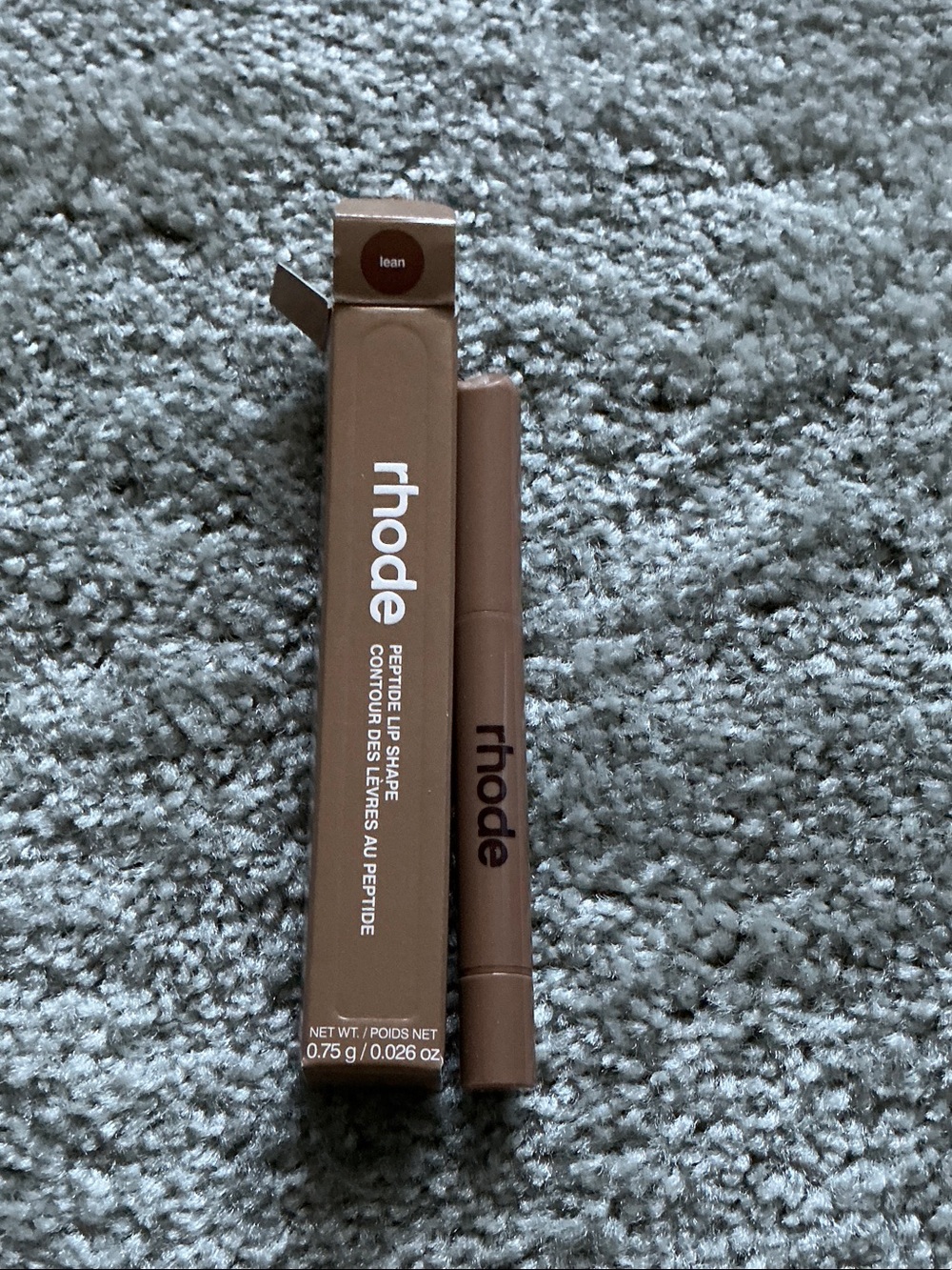 RHODE Peptide Lip Shape in Lean